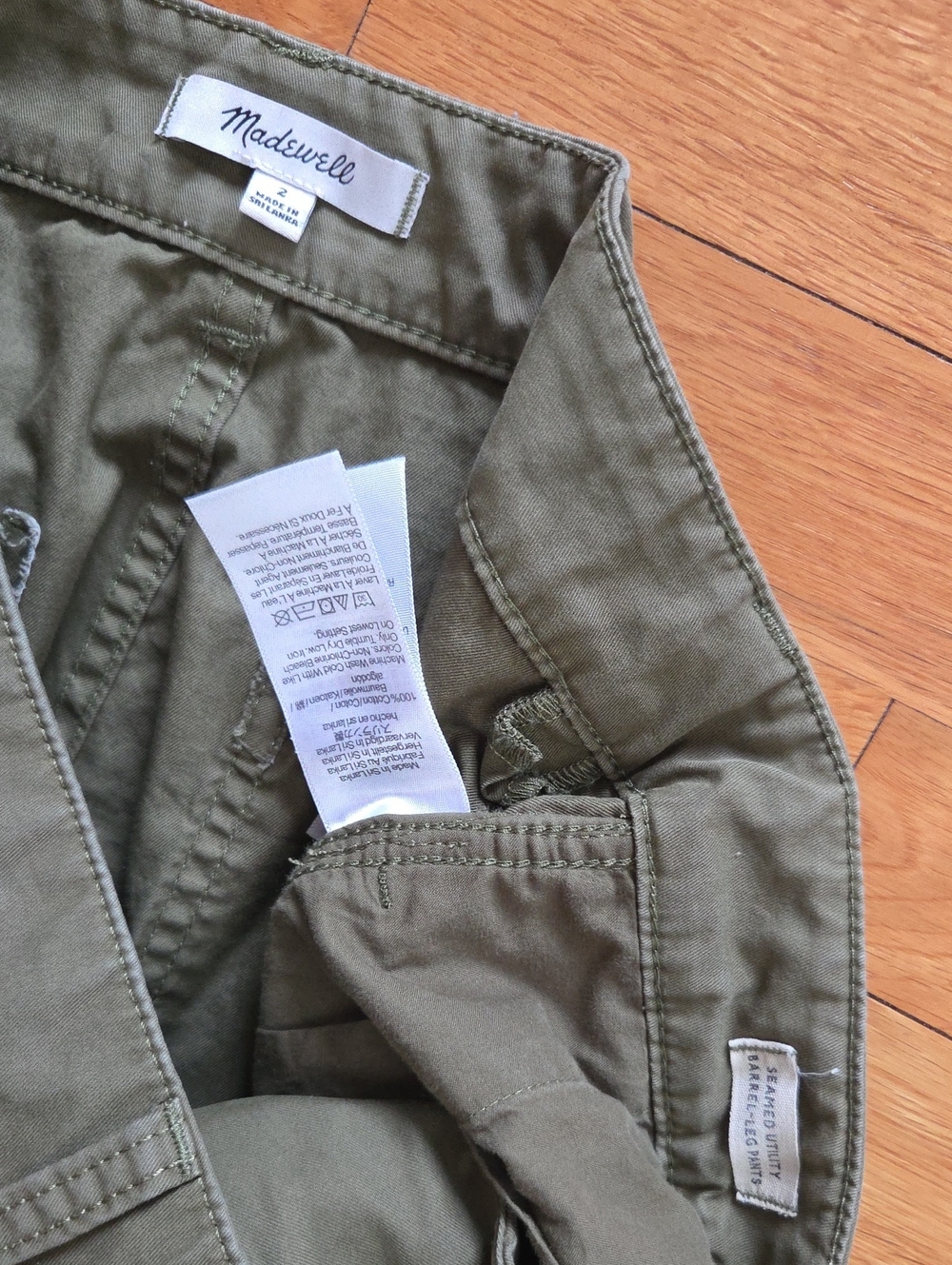 Like New Madewell Seamed Barrel Leg Utility Pant in Garment Dyed Twill - Picture 3 of 7
